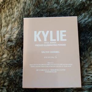 Kylie Pressed Illuminating Powder